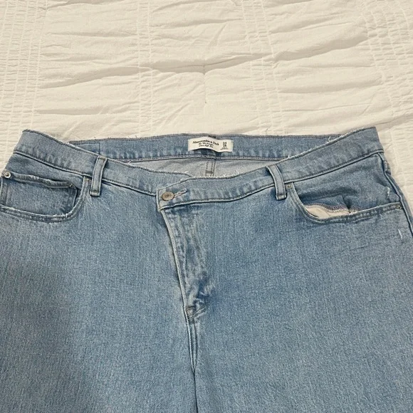 Abercrombie & Fitch Light Blue Women's High Rise Jeans - Picture 3 of 5